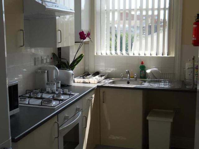 94 Bow Road | Studio house for rent #96480272 | Rentberry