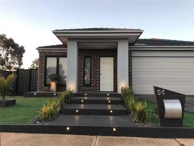 94 Breasley Parkway, Point Cook, VIC 3030