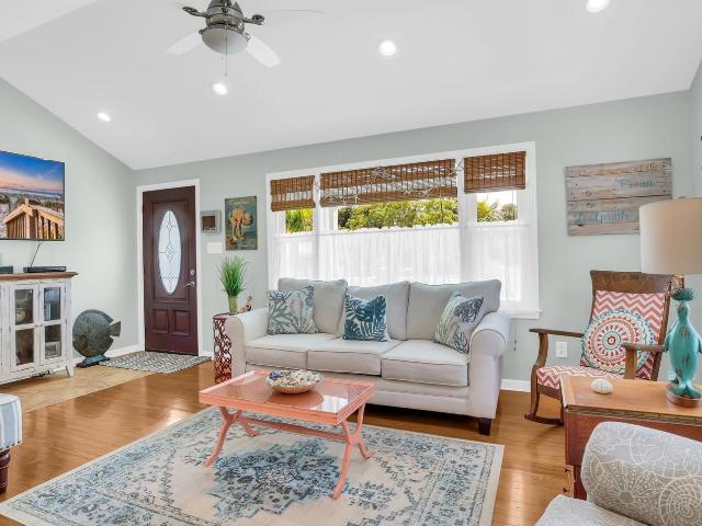 94 Cedar Ave, North Myrtle Beach, SC