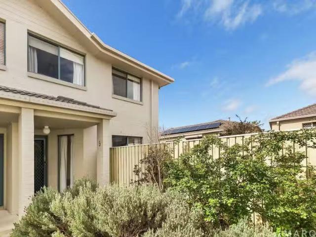 9/4 Dines Place, Bruce Townhouse for rent Listed by Antone Sm.