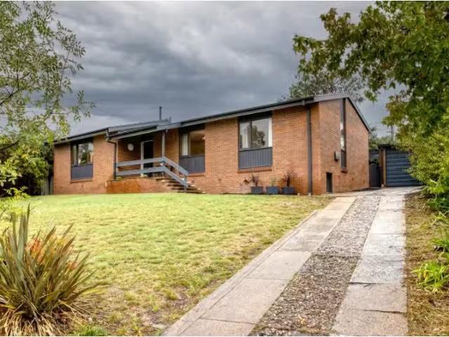 94 Lambrigg Street, Farrer House for rent Listed by Georgia B.