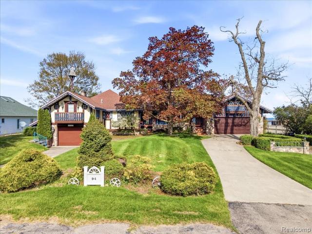 94 N Lake Street