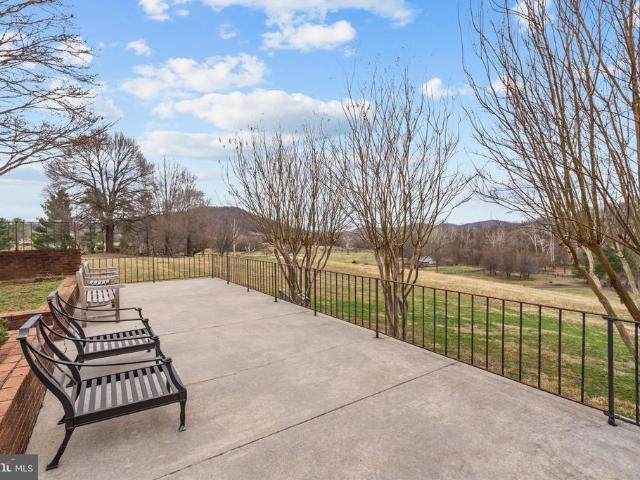 94 old hollow rd