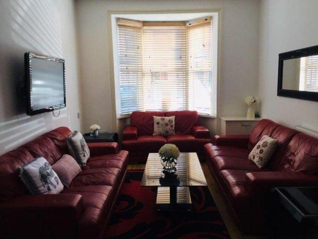 94 Raddlebarn Road, Stirchley, B29 6HQ, United Kingdom | Room for rent #116539714 | Rentberry