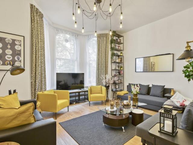 94 Redcliffe Gardens, London, SW5 0DU, United Kingdom | 3 bed apartment for rent #121300555 | Rentberry