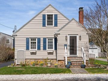 94 Ruggles Avenue, Newport, US, RI