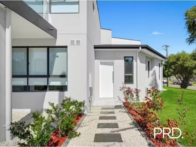 94a Smith St, South Penrith Apartment for rent Listed by Laur.
