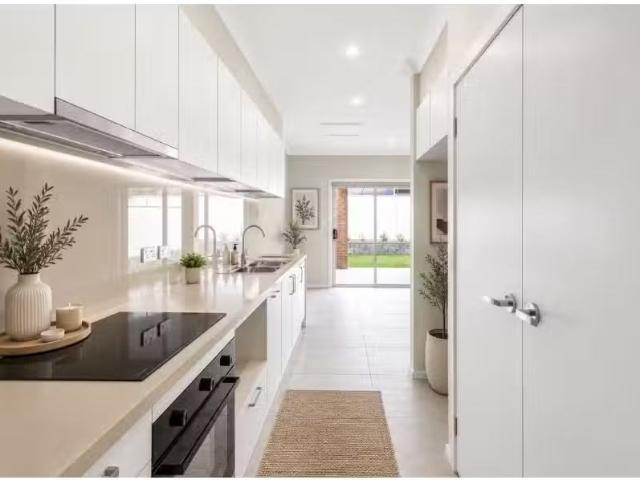 94b Shepherd Street, Colyton Apartment for rent Listed by Cen.