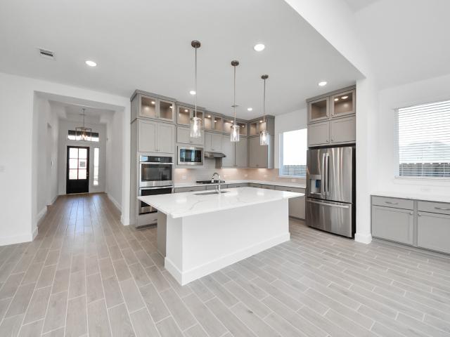 9507 Chateau Hill