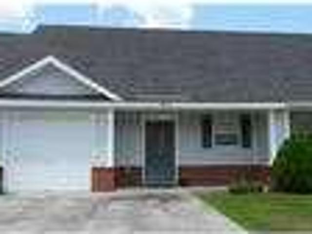 $950 / 3br 1495ftÂ² 3 Bedroom, 2.5 Bath Spacious Townhome