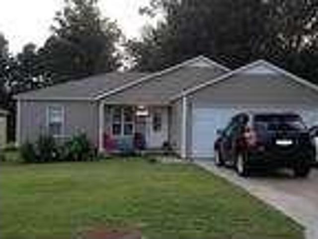 $950 / 3br 1350ftÂ² For Rent House 3 BR, 2 Bath, 2 Car Garage