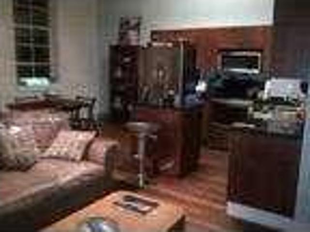 $950 / 2br downtown loft main street, lynchburg 2br bedroom