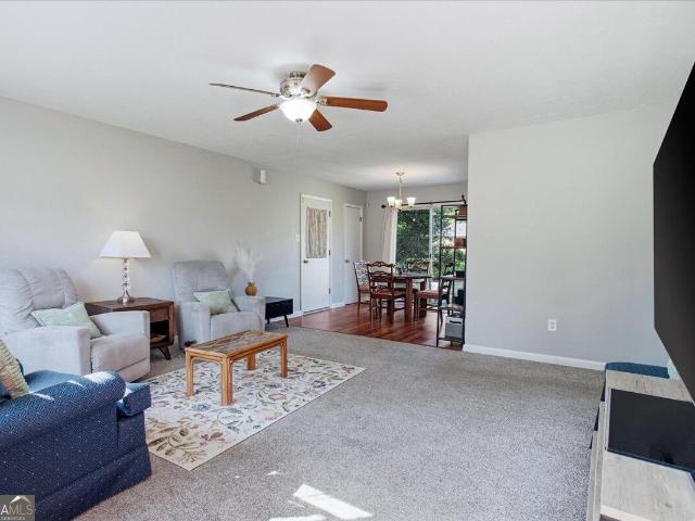 950 Meadowbrook Lane NW