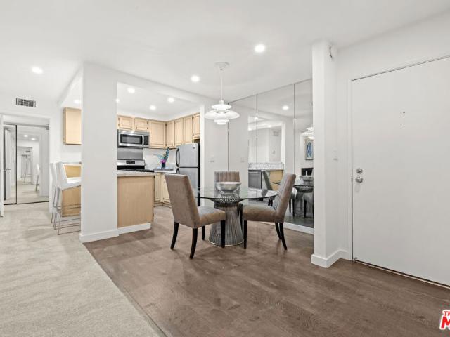 950 N Kings Road 209