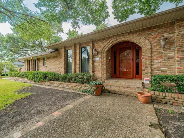 9511 Fallbrook Drive