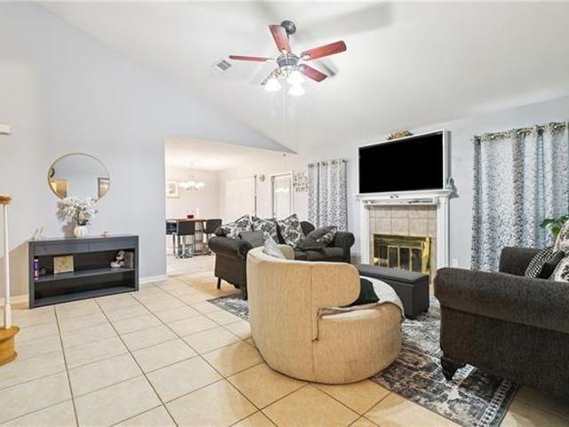 9513 linden loop