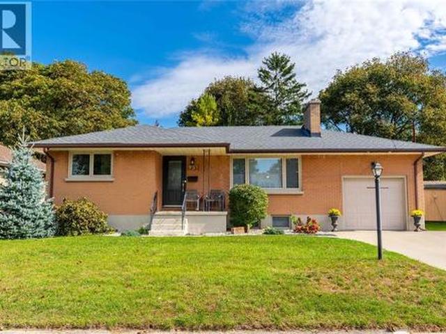 951 Beverley Road, Sarnia, ON, N7S 3L8 house for sale | Listing ID 26024 | Royal LePage