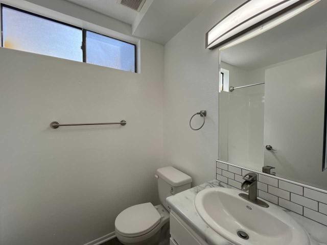 951 S. Oxford 2 Bedroom Apartment for Rent at 951 S Oxford Ave, Los Angeles, CA 90006 Wilshire Center Koreatown