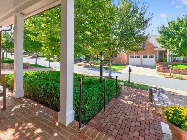 952 Marsh Ln
