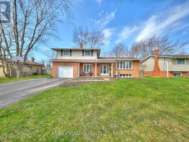 953 Grandview Road, Fort Erie Crescent Park, ON, L2A 5R4 house for sale | Listing ID X13778 | Royal LePage