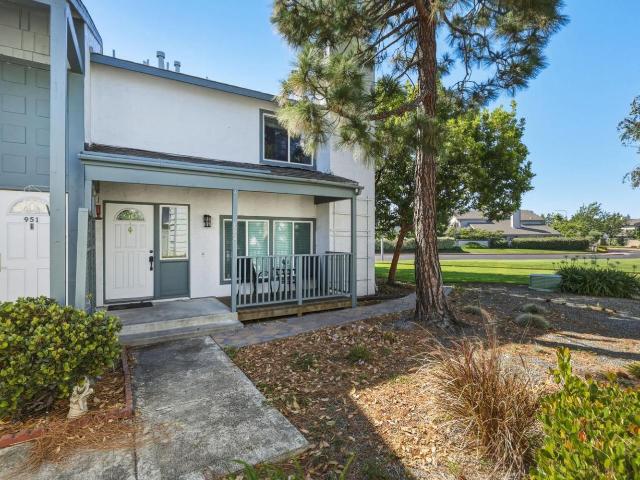 953 Diaz Lane