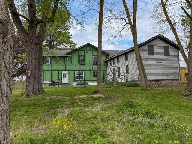 953 Howland Road