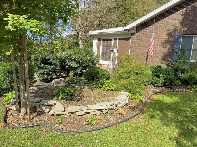953 Lakeview Drive