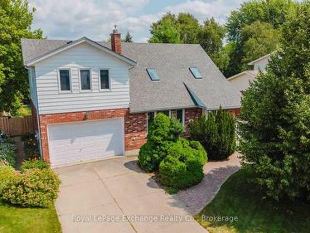953 Parkwood Drive, Saugeen Shores, ON, N0H 2C2 house for sale | Listing ID X13661 | Royal LePage