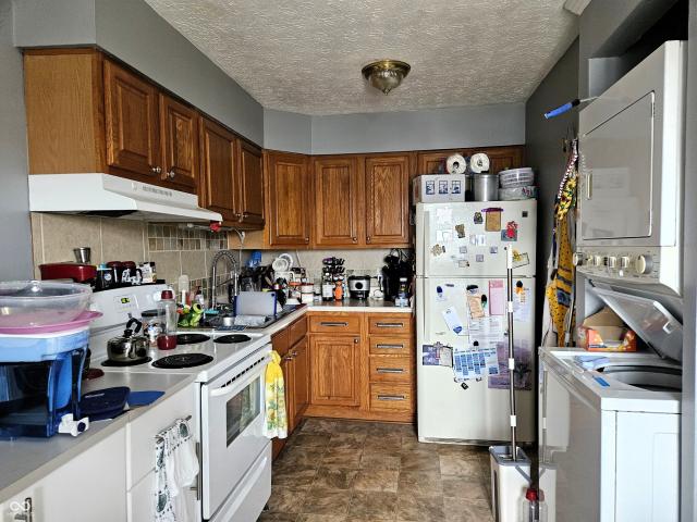 953 W McKay Road