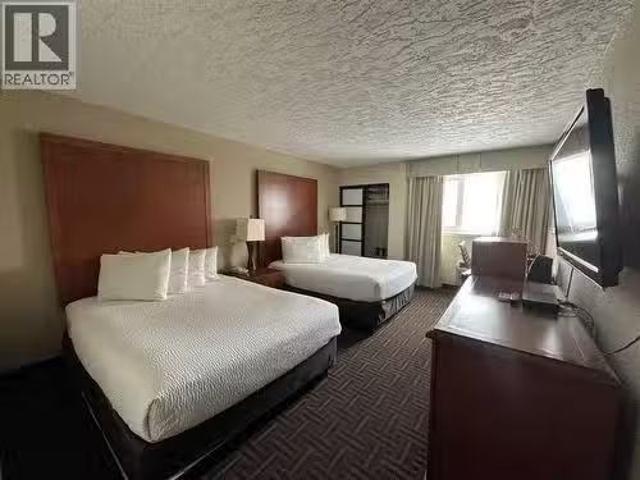 954 7 Street, Medicine Hat, AB, T1A 7R7 commercial for sale.
