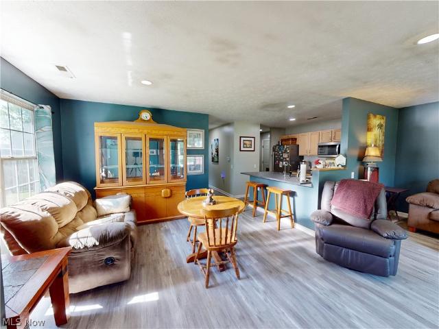 9552 Cloverleaf Road