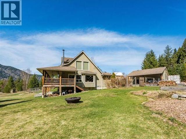 955 Cedar Brae Road, Glade, BC, V1N 4R5 house for sale | Listing ID 10390 | Royal LePage
