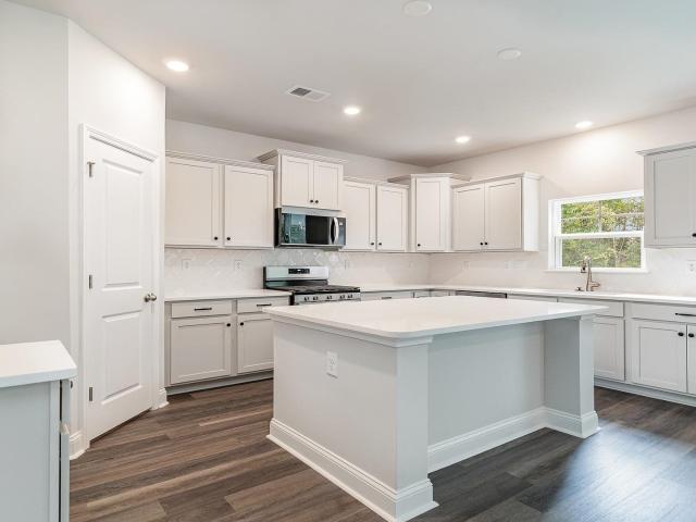 955 Ireland Dr