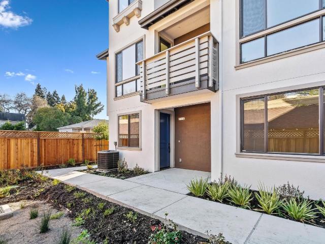 955 Woodside Rd, Redwood City, US, CA
