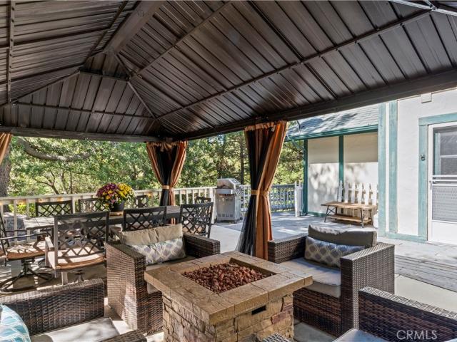 955 Teakwood Dr, Lake Arrowhead, CA 92352 | MLS #IG25237