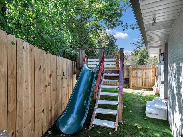 956 Laurel Street
