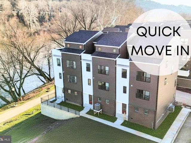956 Riverplace Dr, Unit 2, Conshohocken, PA 19428 | MLS #PAMC2178