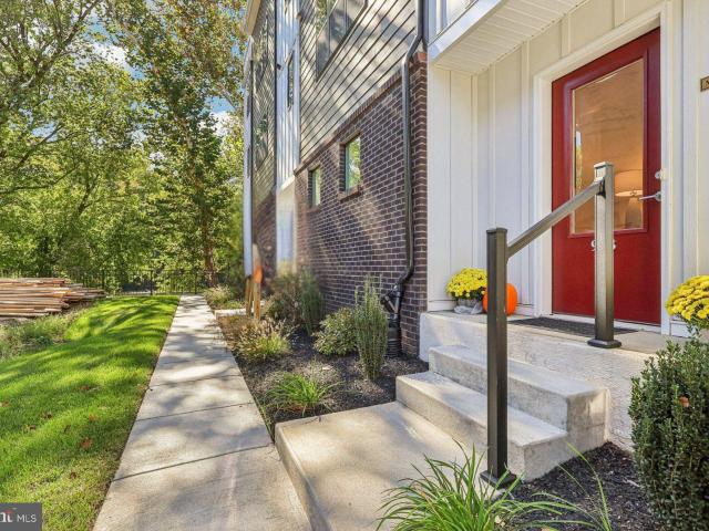 956 Riverplace Dr, Unit 56, Conshohocken, PA 19428 | MLS #PAMC2186