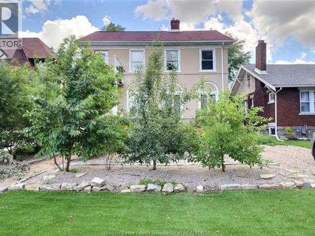 956 Victoria, Windsor, ON, N9A 4N4 house for sale | Listing ID 26014 | Royal LePage