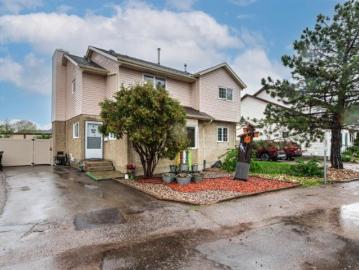 9575 A Street, Edmonton, AB, T5T 2Z4 duplex for sale | Listing ID E4491 | Royal LePage