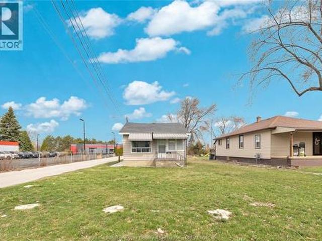 9572 Tecumseh Road, Windsor, ON, N8R 1A2 house for sale | Listing ID 26009 | Royal LePage