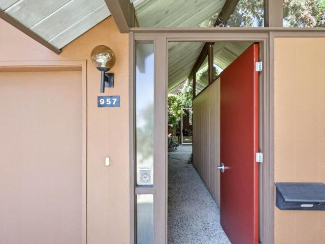957 Eichler Drive