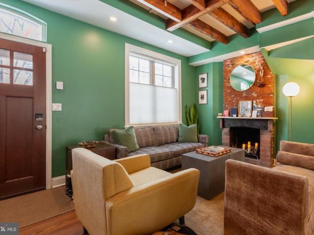957 N Lawrence