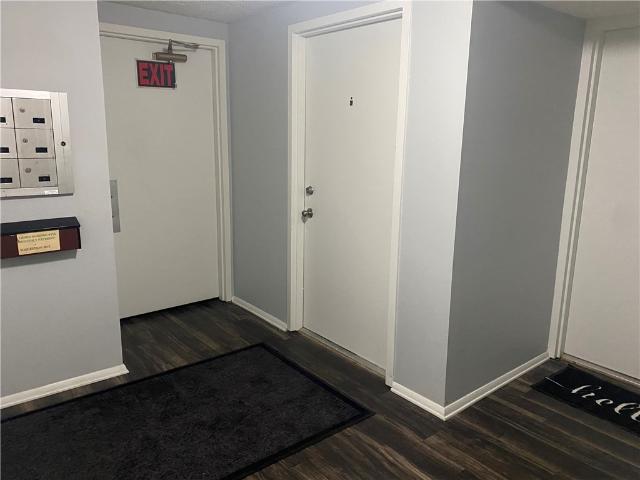 957 Wood Hollow D