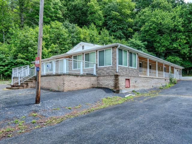 9598 Highway 119 N