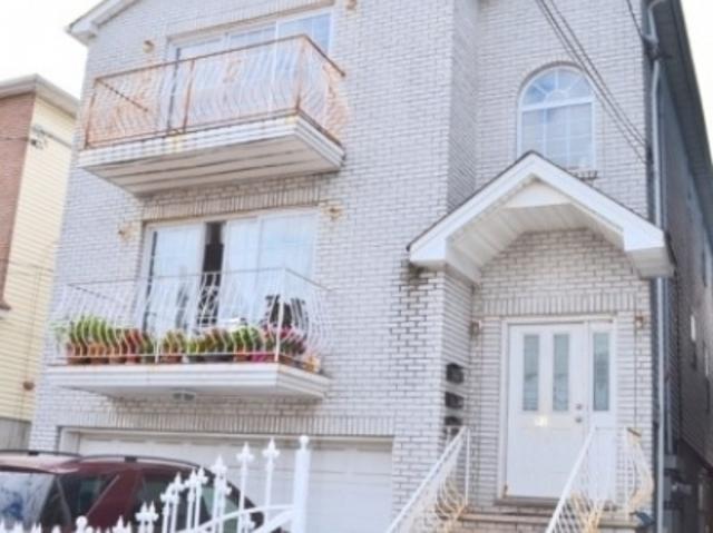 95 WRIGHT ST, 3 beds, 2 full baths