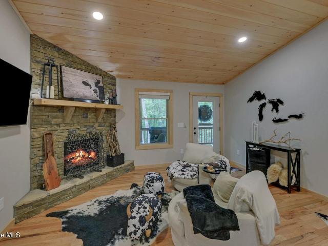 95 Deer Valley Lane