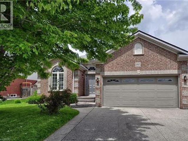95 Drinkwater Drive, Cambridge, ON, N1P 1G5 house for sale | Listing ID 40839 | Royal LePage