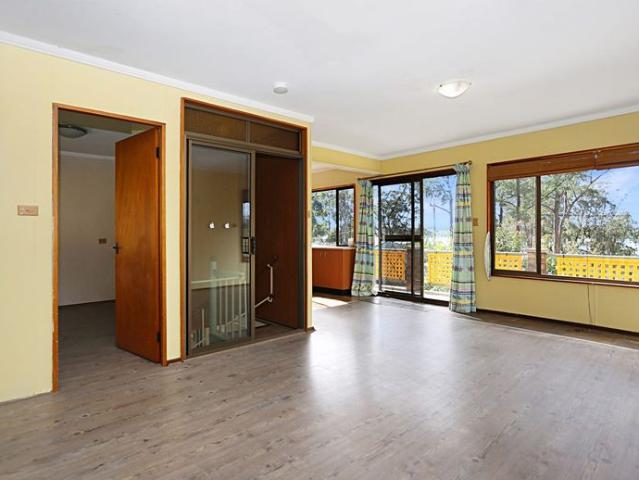 95 Eastslope Way North Arm Cove
