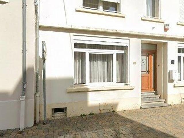 95 m2 apartment for rent in Neufchâteau
